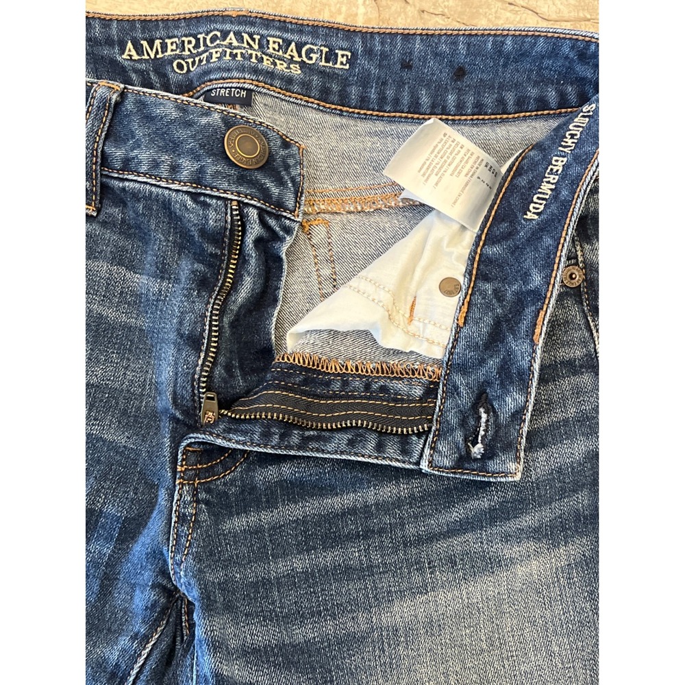 American Eagle Slouchy‎ Bermuda Denim Shorts Medium Wash Raw Hem Size 2